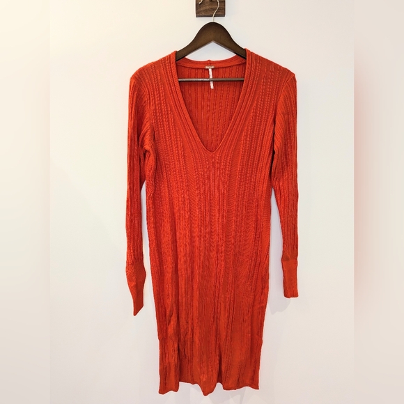 Free People long red tunic 🍒 - Picture 2 of 7